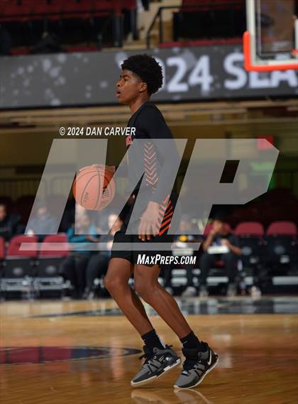 Thumbnail 3 in Yorktown vs. Mamaroneck (Slam Dunk Showcase) photogallery.
