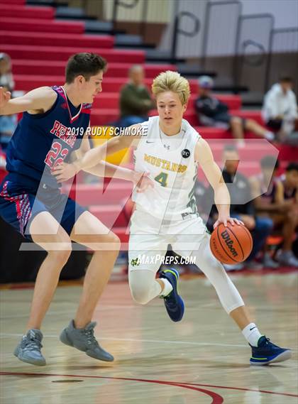 Thumbnail 2 in Christian vs. Mira Costa (Torrey Pines Holiday Classic) photogallery.