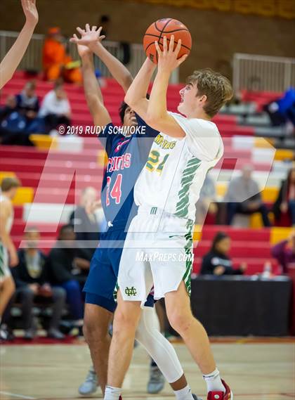 Thumbnail 3 in Christian vs. Mira Costa (Torrey Pines Holiday Classic) photogallery.