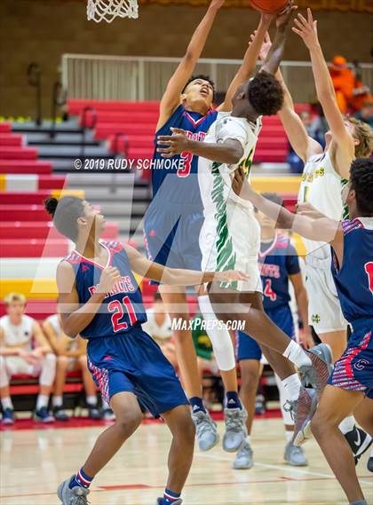 Thumbnail 3 in Christian vs. Mira Costa (Torrey Pines Holiday Classic) photogallery.