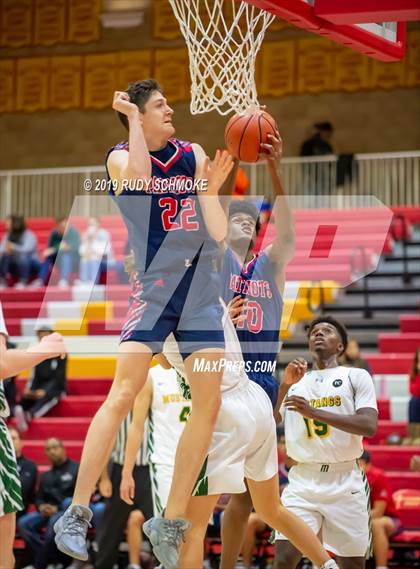 Thumbnail 1 in Christian vs. Mira Costa (Torrey Pines Holiday Classic) photogallery.