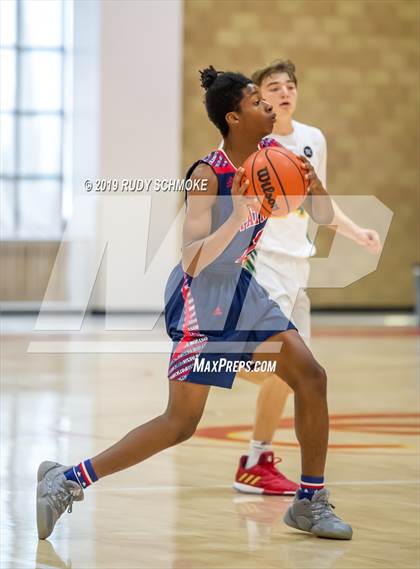 Thumbnail 3 in Christian vs. Mira Costa (Torrey Pines Holiday Classic) photogallery.