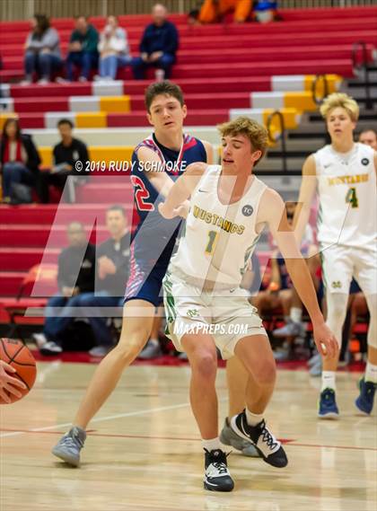 Thumbnail 2 in Christian vs. Mira Costa (Torrey Pines Holiday Classic) photogallery.
