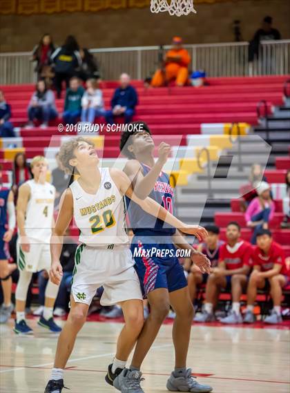 Thumbnail 2 in Christian vs. Mira Costa (Torrey Pines Holiday Classic) photogallery.