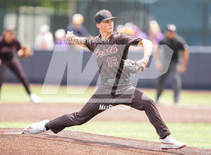 Thumbnail 1 in Rockwall vs Rockwall-Heath (UIL 6A Regional Final) photogallery.