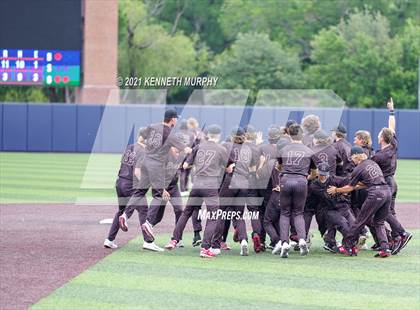Thumbnail 2 in Rockwall vs Rockwall-Heath (UIL 6A Regional Final) photogallery.