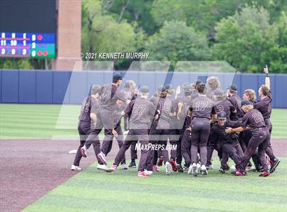 Thumbnail 3 in Rockwall vs Rockwall-Heath (UIL 6A Regional Final) photogallery.