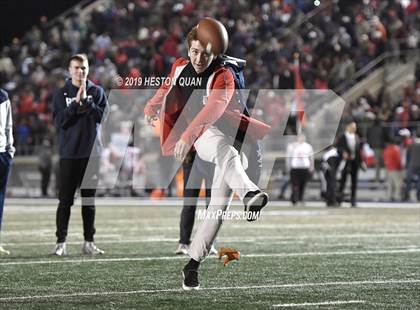 Thumbnail 2 in Mater Dei vs. St. John Bosco (CIF-SS D1 Final) photogallery.