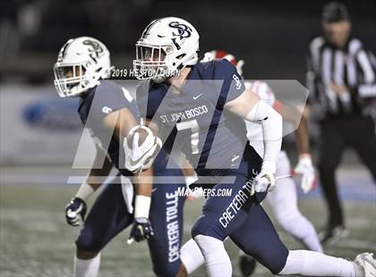 Thumbnail 2 in Mater Dei vs. St. John Bosco (CIF-SS D1 Final) photogallery.