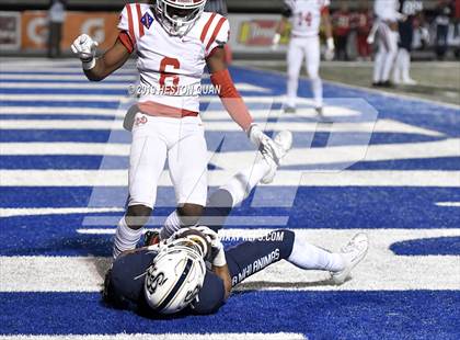 Thumbnail 1 in Mater Dei vs. St. John Bosco (CIF-SS D1 Final) photogallery.