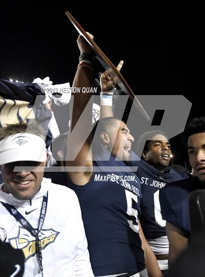 Thumbnail 3 in Mater Dei vs. St. John Bosco (CIF-SS D1 Final) photogallery.