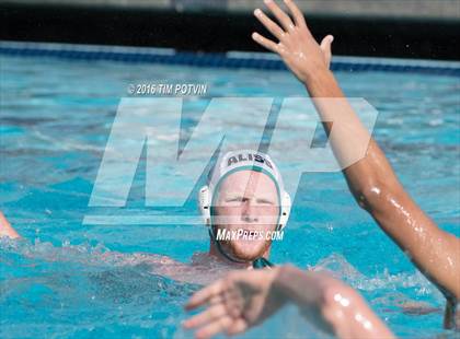 Thumbnail 3 in Oaks Christian vs Aliso Niguel (CIF SS D3 Final) photogallery.