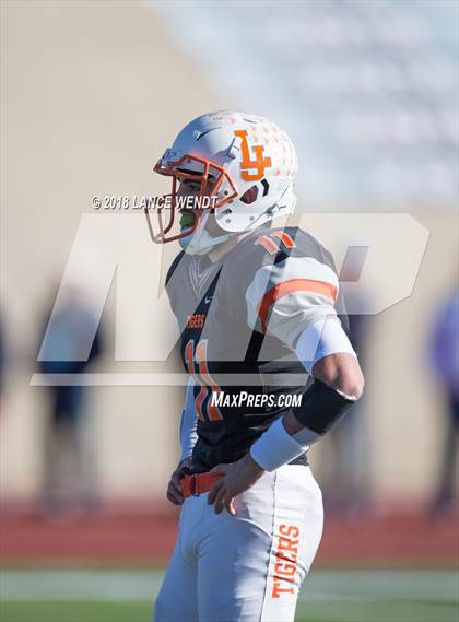 Thumbnail 1 in La Junta vs. Platte Valley (CHSAA 2A State Final) photogallery.