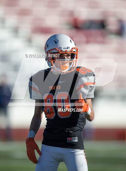 Thumbnail 3 in La Junta vs. Platte Valley (CHSAA 2A State Final) photogallery.
