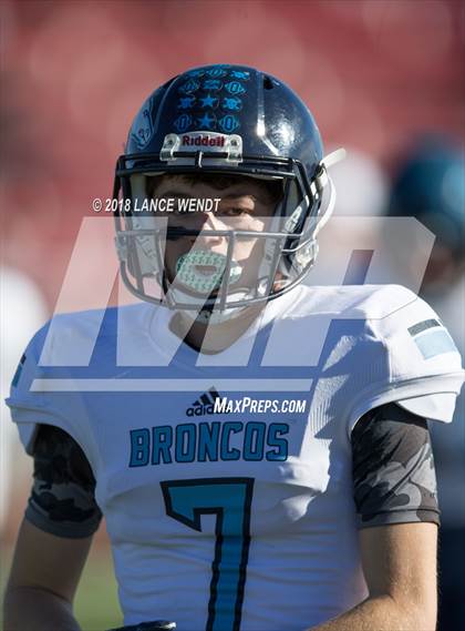 Thumbnail 3 in La Junta vs. Platte Valley (CHSAA 2A State Final) photogallery.