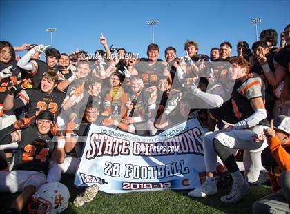 Thumbnail 2 in La Junta vs. Platte Valley (CHSAA 2A State Final) photogallery.