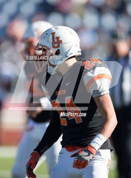 Thumbnail 2 in La Junta vs. Platte Valley (CHSAA 2A State Final) photogallery.