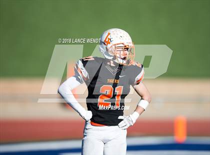 Thumbnail 3 in La Junta vs. Platte Valley (CHSAA 2A State Final) photogallery.