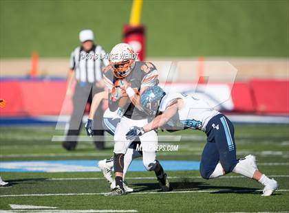 Thumbnail 3 in La Junta vs. Platte Valley (CHSAA 2A State Final) photogallery.