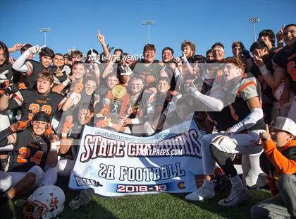 Thumbnail 3 in La Junta vs. Platte Valley (CHSAA 2A State Final) photogallery.