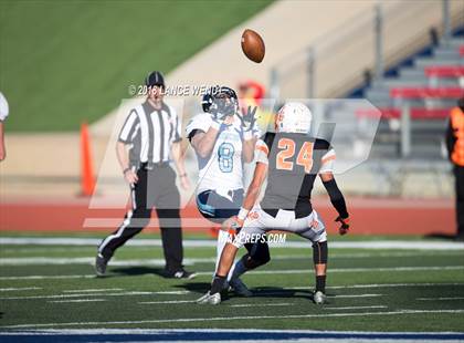 Thumbnail 2 in La Junta vs. Platte Valley (CHSAA 2A State Final) photogallery.