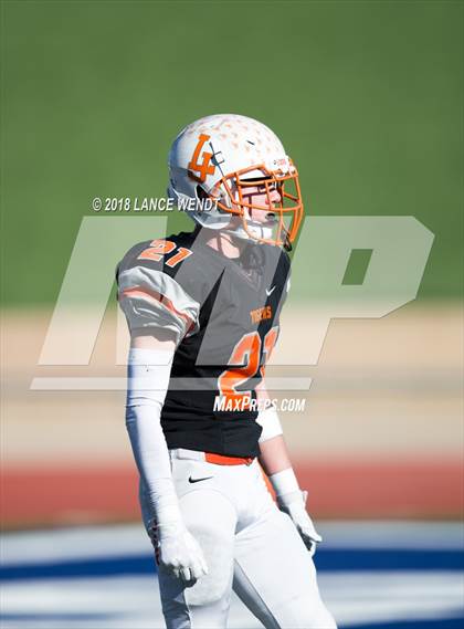 Thumbnail 3 in La Junta vs. Platte Valley (CHSAA 2A State Final) photogallery.