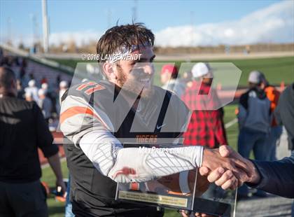 Thumbnail 3 in La Junta vs. Platte Valley (CHSAA 2A State Final) photogallery.