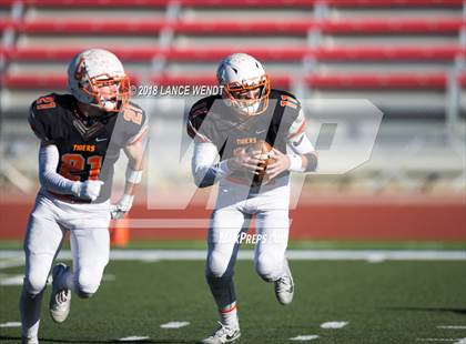 Thumbnail 3 in La Junta vs. Platte Valley (CHSAA 2A State Final) photogallery.