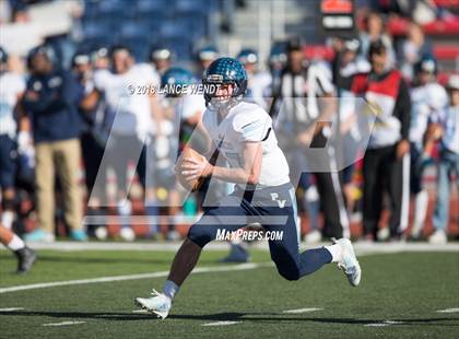 Thumbnail 3 in La Junta vs. Platte Valley (CHSAA 2A State Final) photogallery.