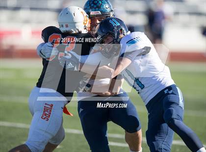 Thumbnail 3 in La Junta vs. Platte Valley (CHSAA 2A State Final) photogallery.