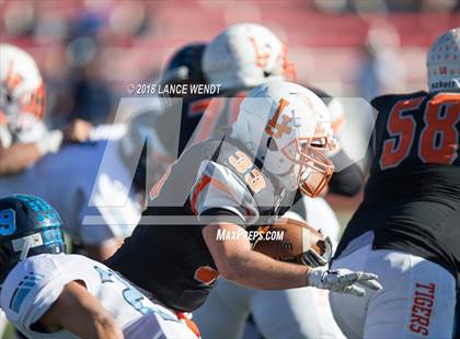 Thumbnail 2 in La Junta vs. Platte Valley (CHSAA 2A State Final) photogallery.
