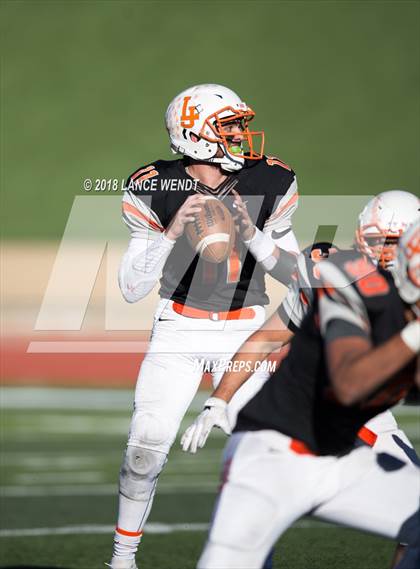 Thumbnail 1 in La Junta vs. Platte Valley (CHSAA 2A State Final) photogallery.