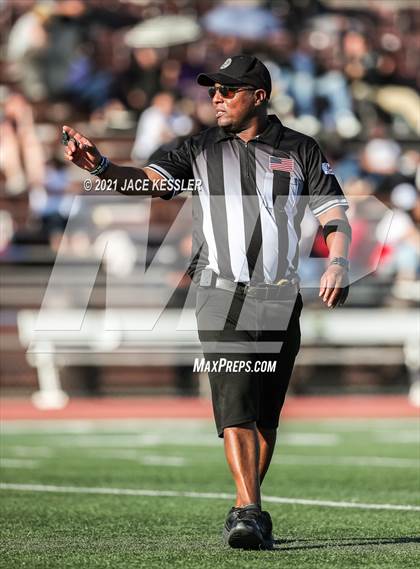 Thumbnail 3 in Crespi vs. Mater Dei (CIFSS D1 Playoff) photogallery.