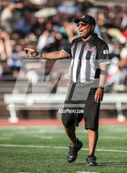 Thumbnail 1 in Crespi vs. Mater Dei (CIFSS D1 Playoff) photogallery.