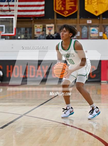 Thumbnail 1 in Windward vs. St. Mary's (Torrey Pines Holiday Classic) photogallery.