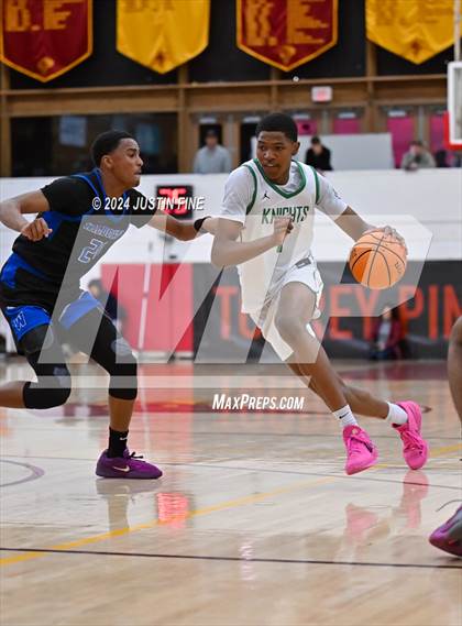 Thumbnail 3 in Windward vs. St. Mary's (Torrey Pines Holiday Classic) photogallery.