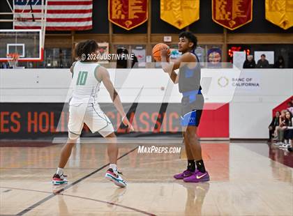 Thumbnail 2 in Windward vs. St. Mary's (Torrey Pines Holiday Classic) photogallery.