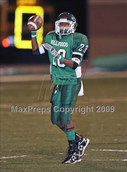 Thumbnail 1 in Lake Worth vs. Argyle (Texas 3A D2 Region II Bi-District Playoffs) photogallery.
