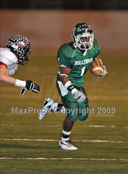 Thumbnail 3 in Lake Worth vs. Argyle (Texas 3A D2 Region II Bi-District Playoffs) photogallery.