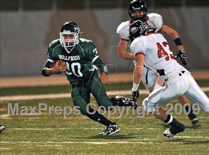 Thumbnail 2 in Lake Worth vs. Argyle (Texas 3A D2 Region II Bi-District Playoffs) photogallery.