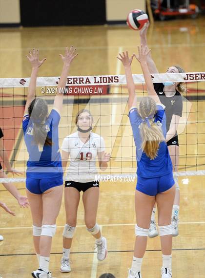 Thumbnail 3 in Santa Margarita @ Jserra Catholic photogallery.