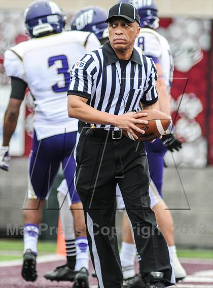 Thumbnail 2 in Hallsville vs Lovejoy (UIL 4A Bi-District Playoff) photogallery.