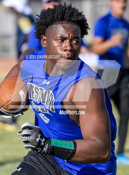 Thumbnail 2 in Westview vs North (Cactus Duel Out West 7-on-7 Tournament) photogallery.