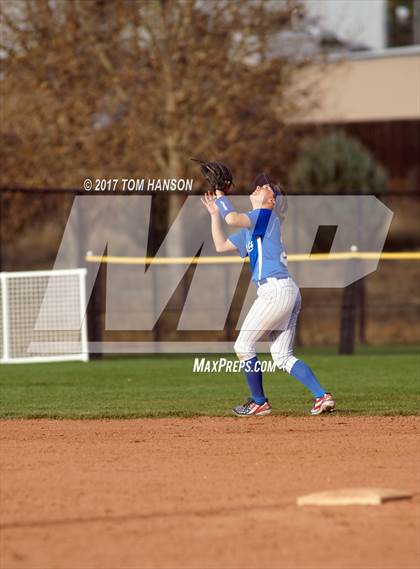 Thumbnail 3 in Erie vs Pueblo Central (CHSAA 4A Quarterfinal) photogallery.