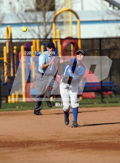 Thumbnail 3 in Erie vs Pueblo Central (CHSAA 4A Quarterfinal) photogallery.