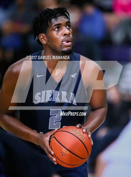 Thumbnail 3 in Sierra Canyon vs. Cathedral photogallery.