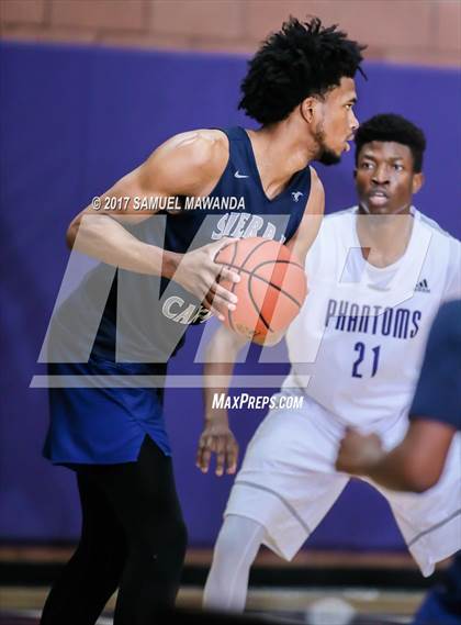 Thumbnail 1 in Sierra Canyon vs. Cathedral photogallery.