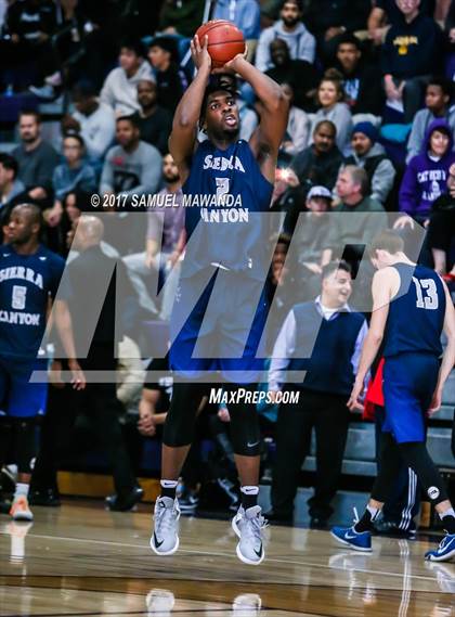 Thumbnail 2 in Sierra Canyon vs. Cathedral photogallery.