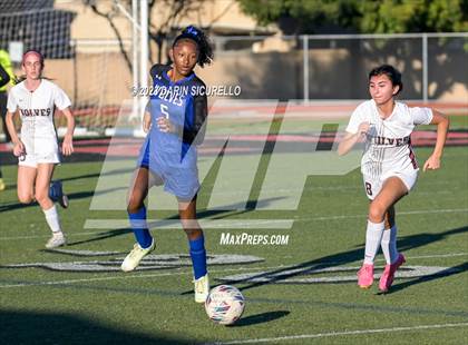 Thumbnail 3 in Desert Mountain vs Chandler (Coyote Classic Tournament) photogallery.