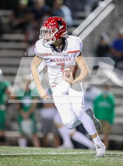 Thumbnail 2 in Caddo Mills vs. Van (UIL 4A D2 Area) photogallery.